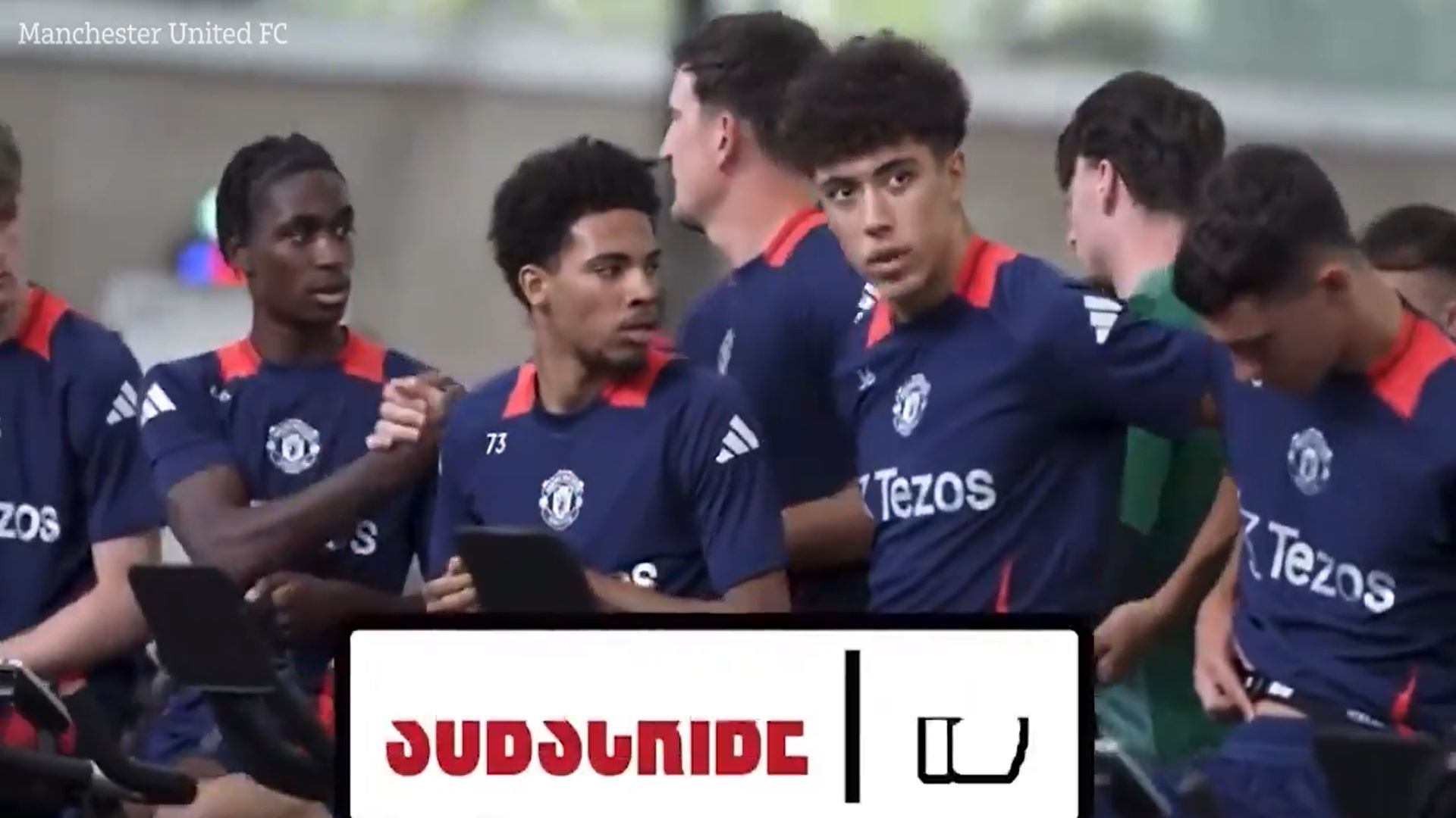 Dù không còn làm đội trưởng Man United nhưng hành động này cho thấy Maguire vẫn sở hữu những tư chất quan trọng của 1 thủ lĩnh.